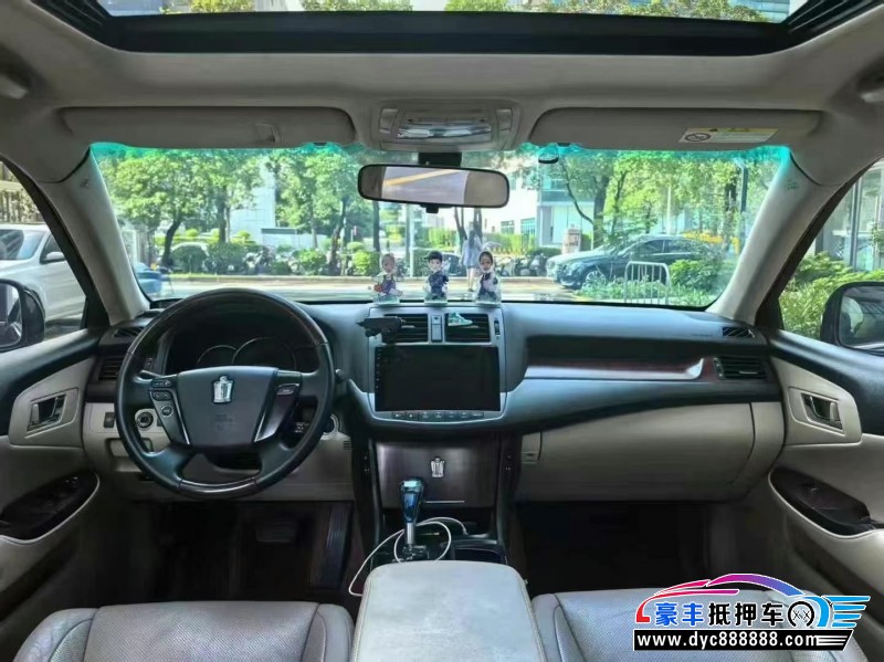 12年丰田皇冠轿车抵押车出售