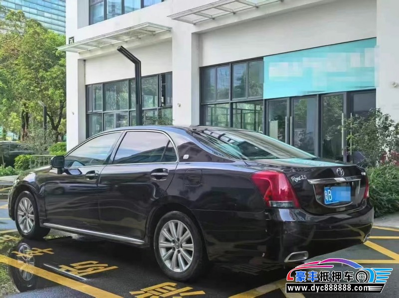 12年丰田皇冠轿车抵押车出售