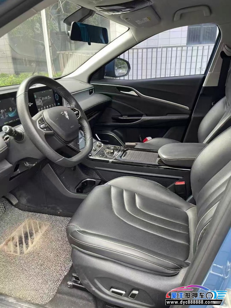 23年哪吒U轿车抵押车出售