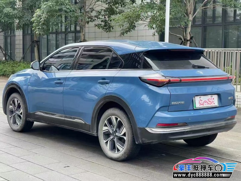 23年哪吒U轿车抵押车出售