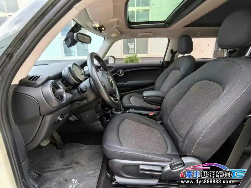 17年宝马MINISUV抵押车出售