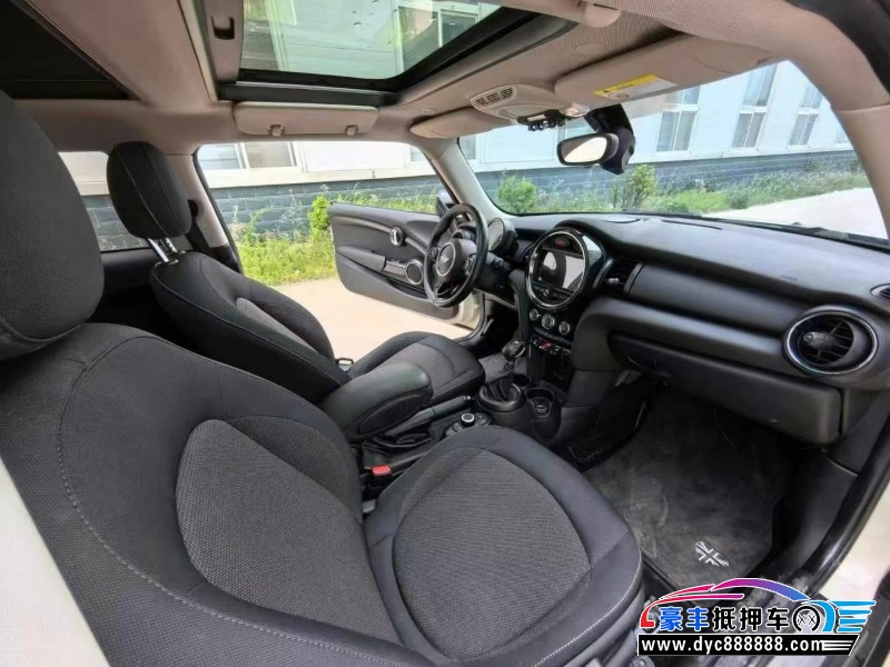 17年宝马MINISUV抵押车出售