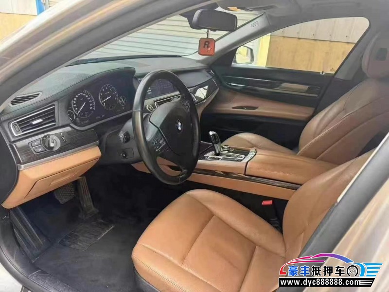 10年宝马7系轿车抵押车出售
