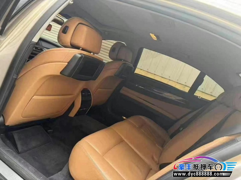 10年宝马7系轿车抵押车出售