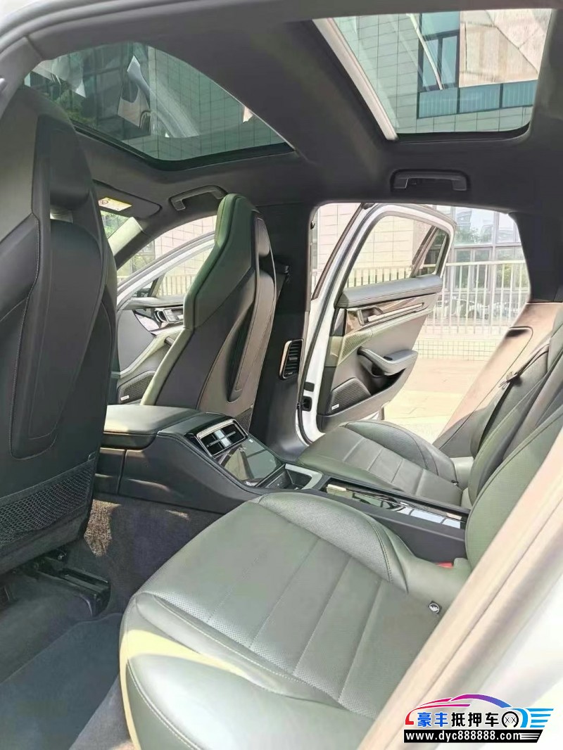 24年保时捷帕纳梅拉轿车抵押车出售