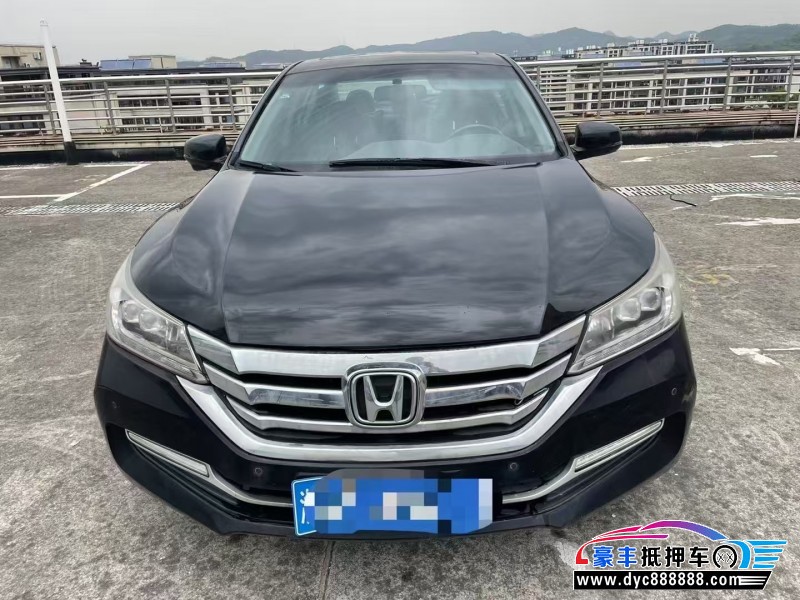 16年本田雅阁轿车抵押车出售