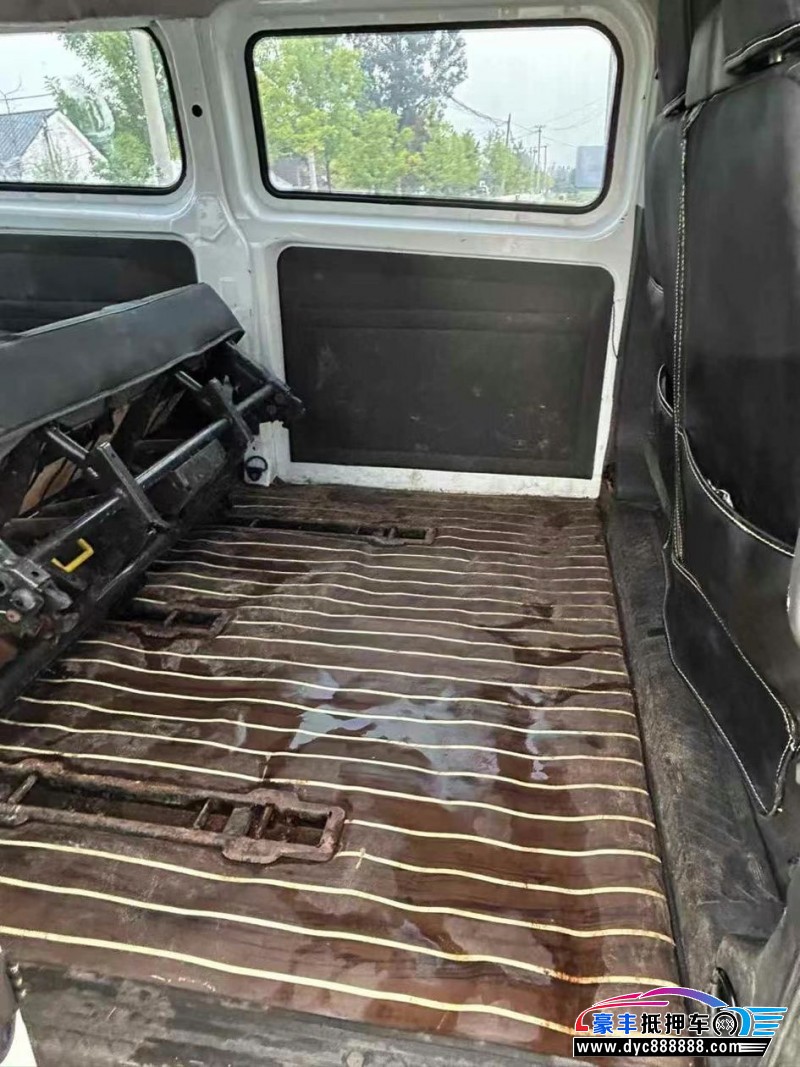 19年福特全顺轿车抵押车出售