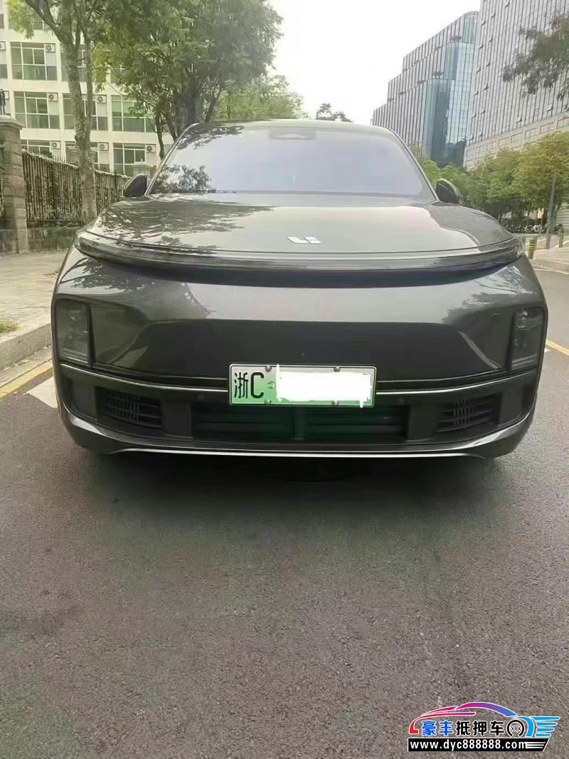 23年理想L8轿车抵押车出售