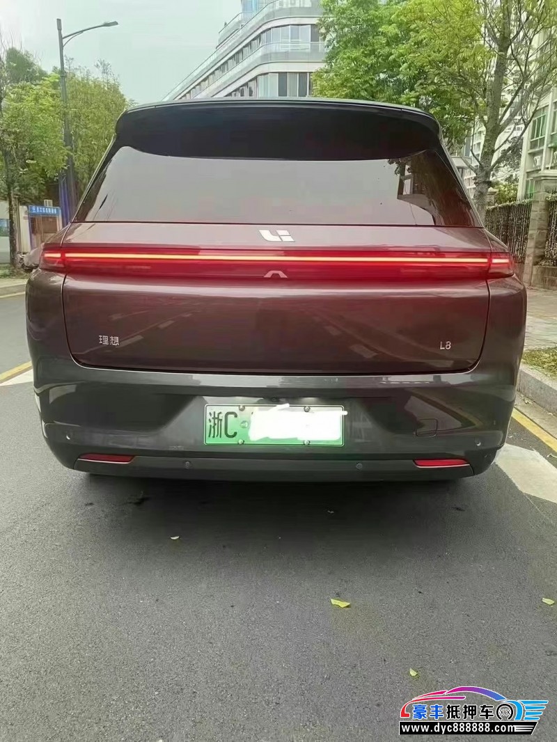 23年理想L8轿车抵押车出售