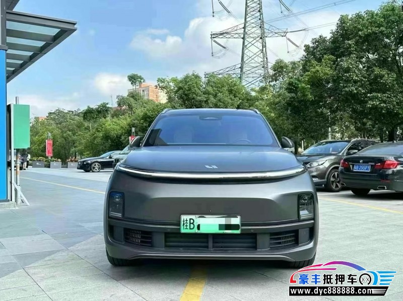 23年理想L8轿车抵押车出售