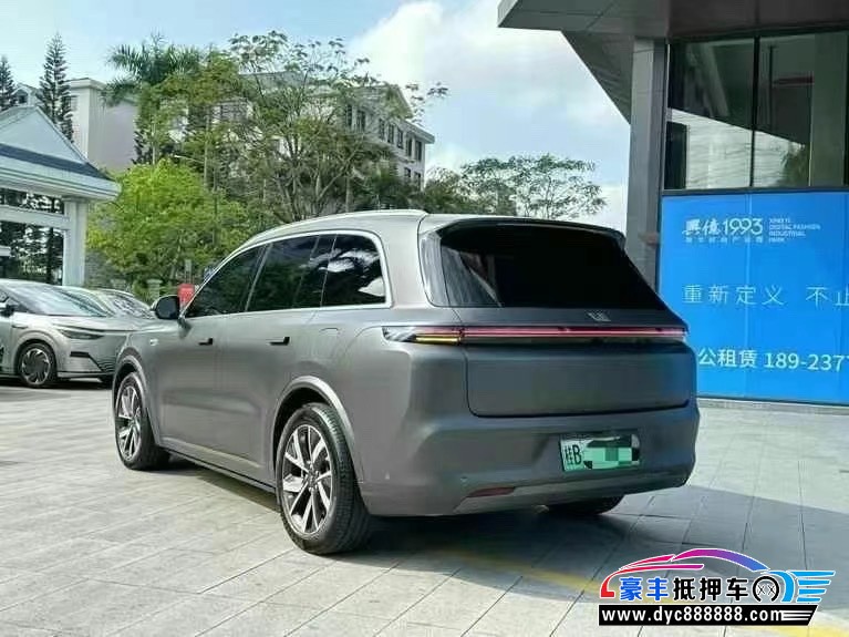 23年理想L8轿车抵押车出售