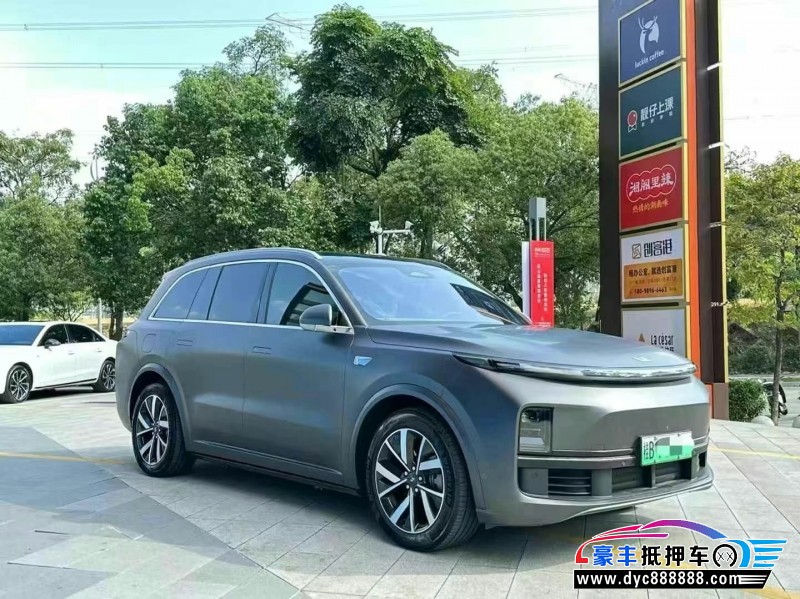 23年理想L8轿车抵押车出售