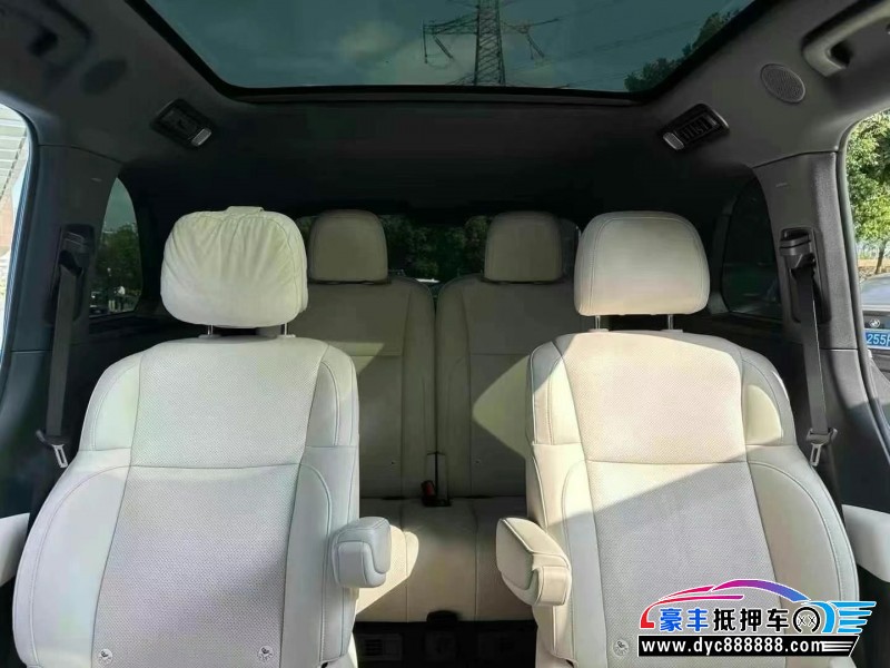 23年理想L8轿车抵押车出售