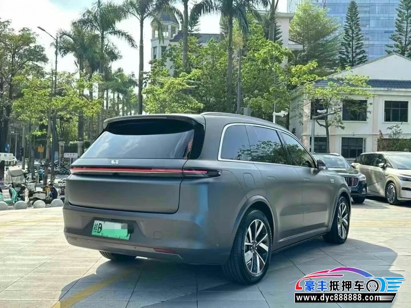 23年理想L8轿车抵押车出售