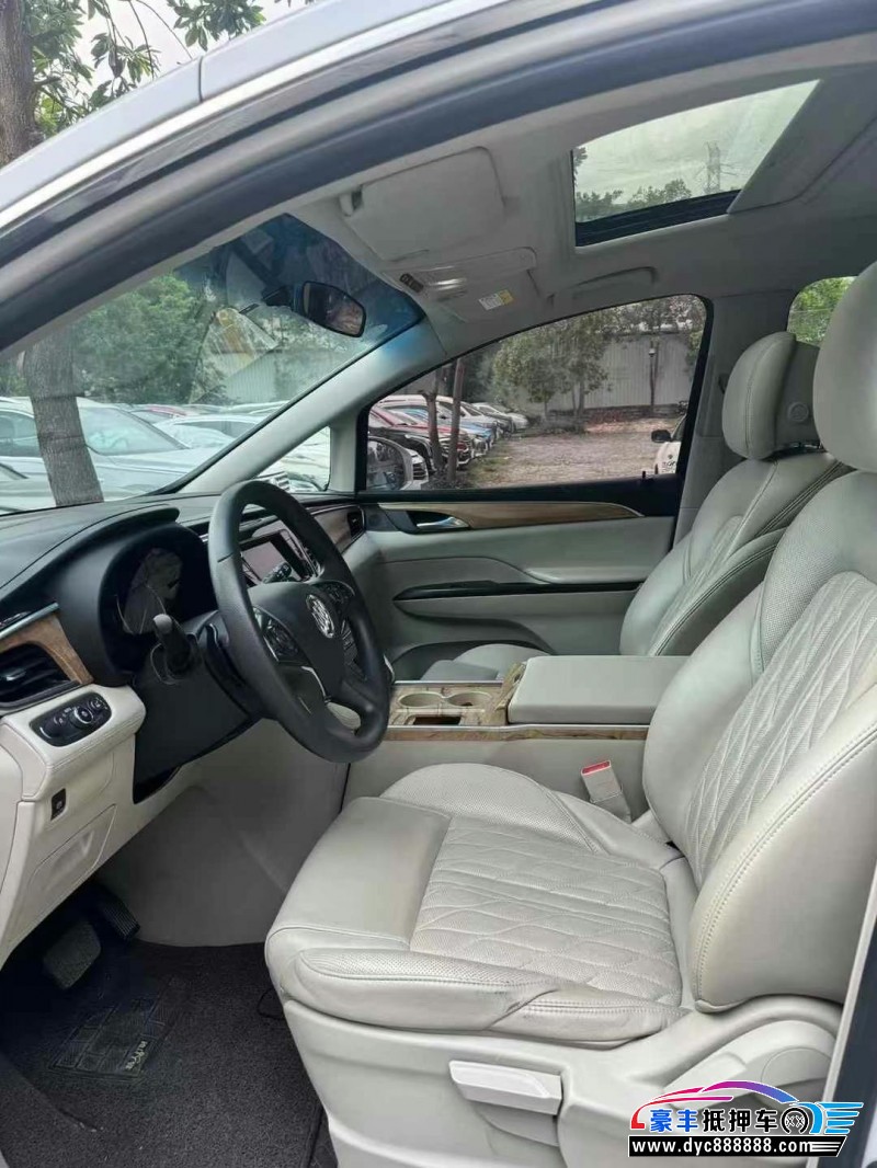 19年别克GL8轿车抵押车出售