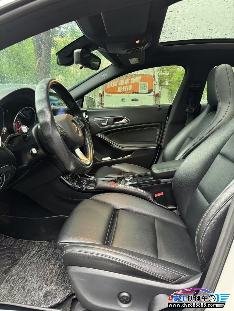 18年奔驰CLA轿车抵押车出售