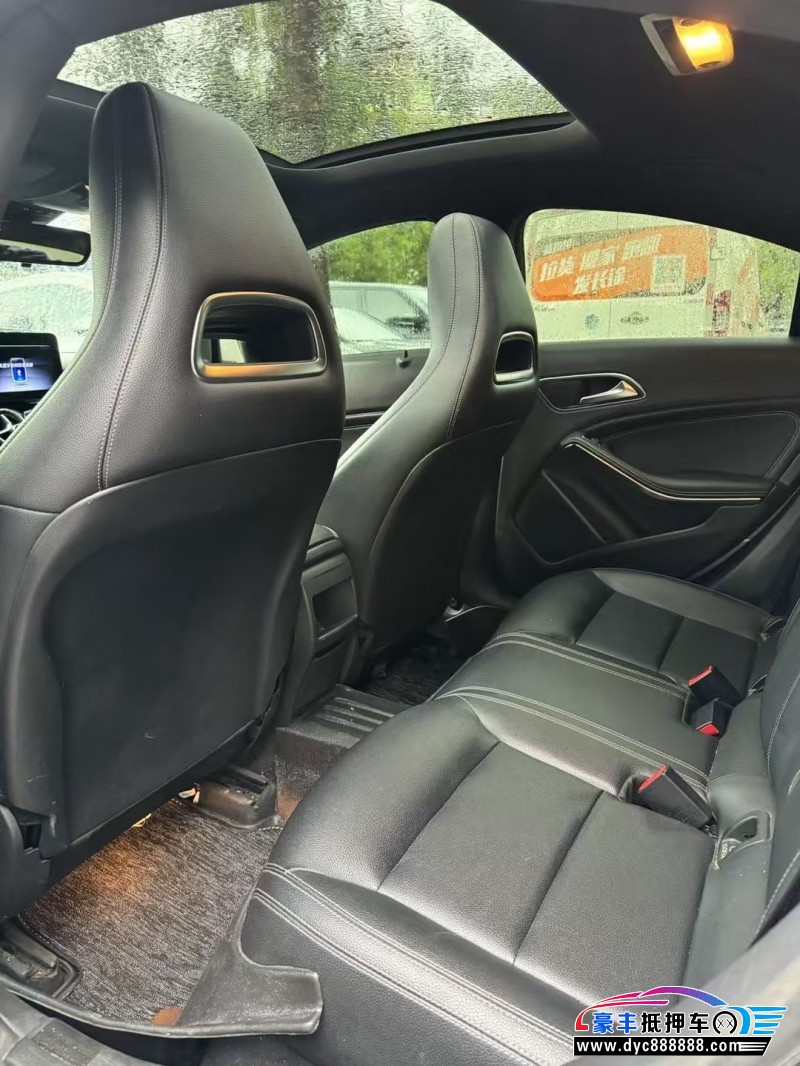 18年奔驰CLA轿车抵押车出售