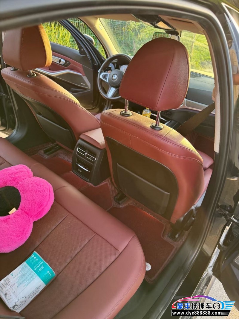 22年宝马3系轿车抵押车出售