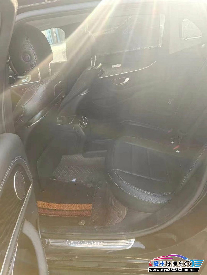 17年奔驰E轿车抵押车出售