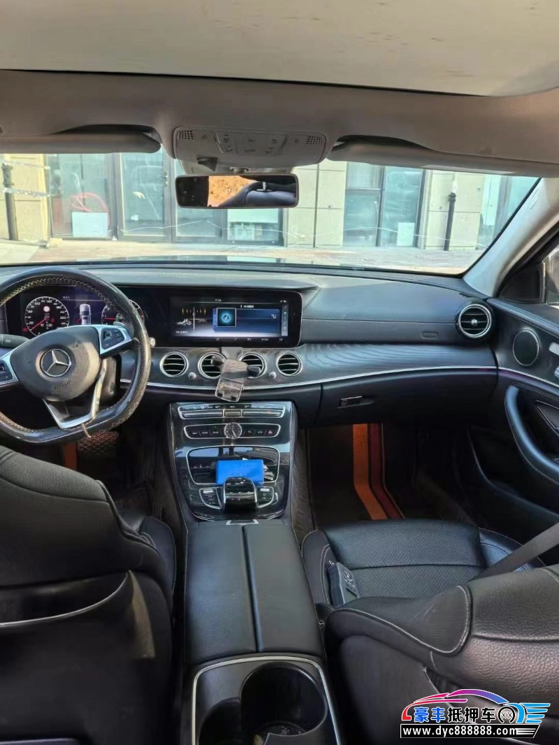 17年奔驰E轿车抵押车出售