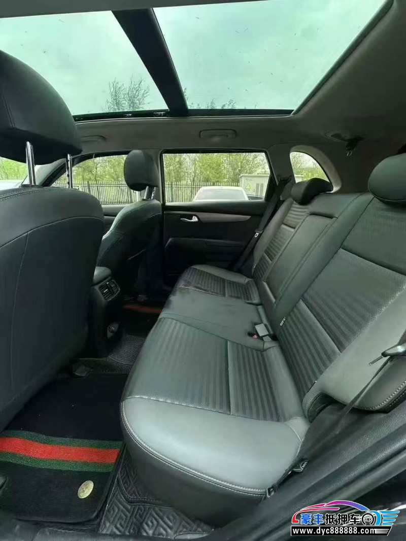 21年起亚智跑轿车抵押车出售