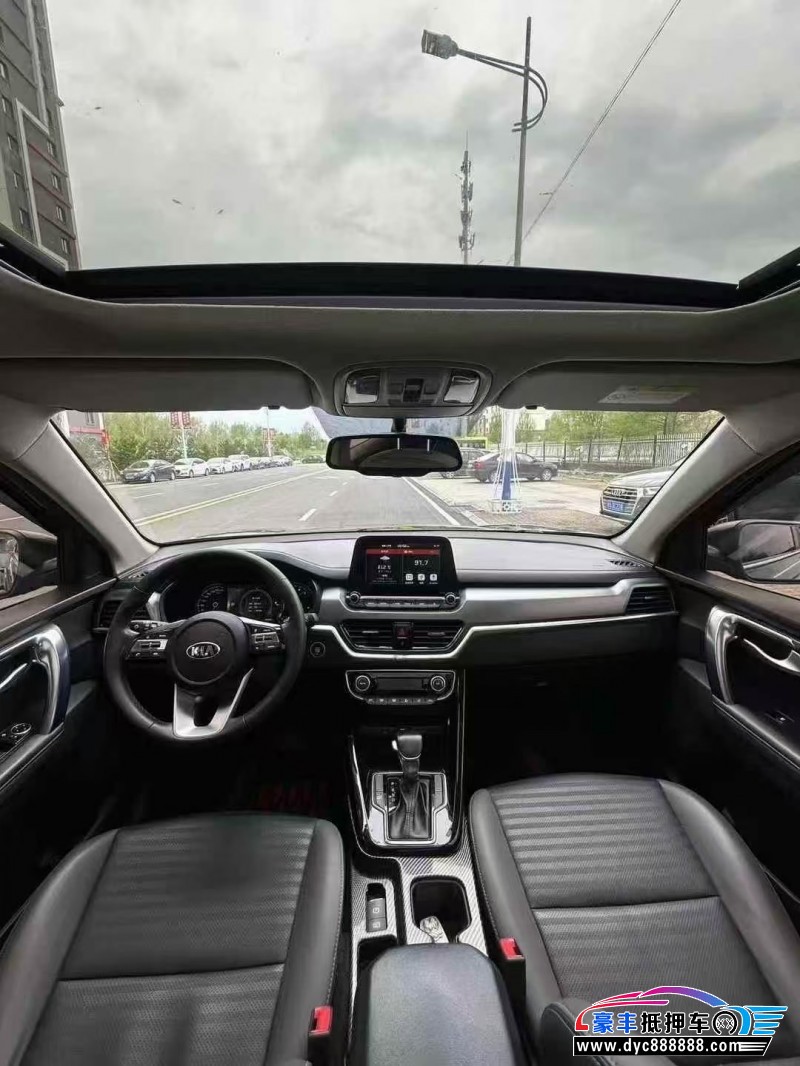 21年起亚智跑轿车抵押车出售