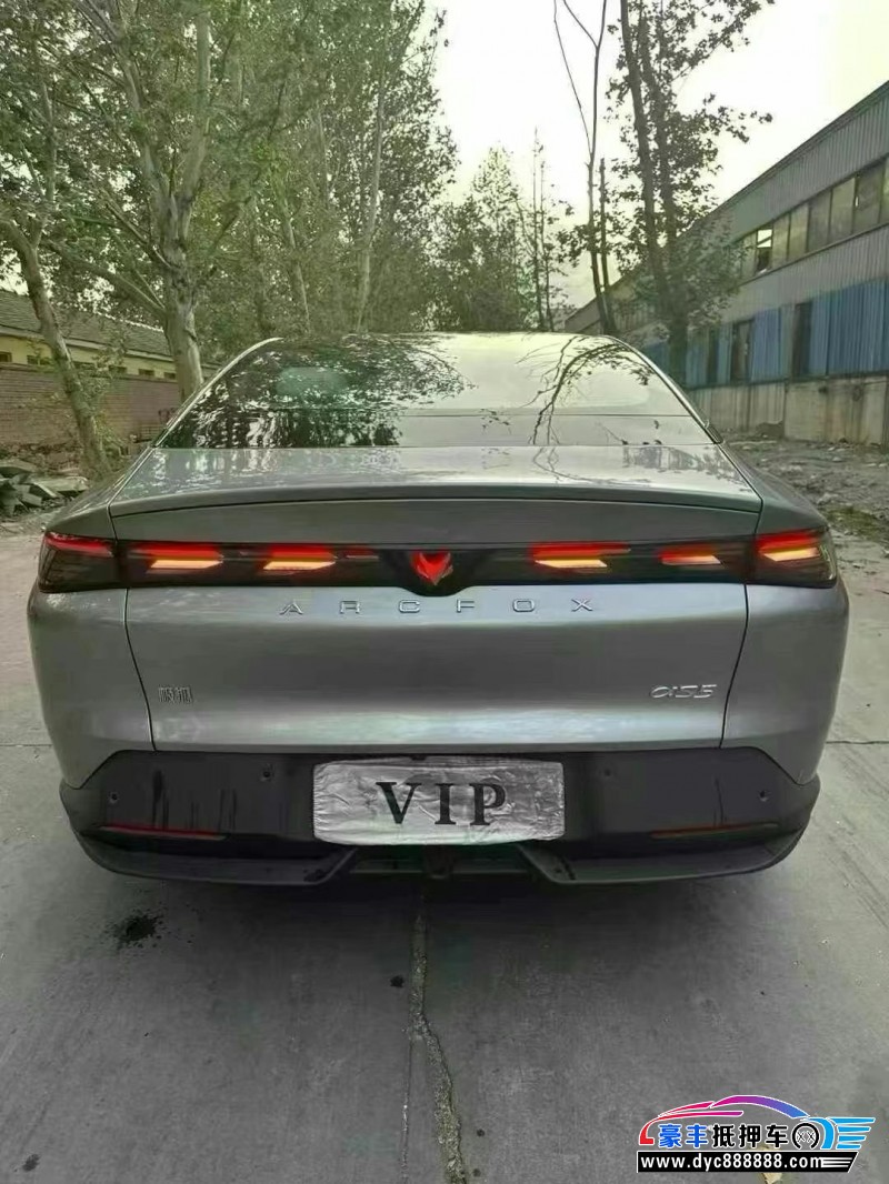 24年极狐阿尔法S轿车抵押车出售