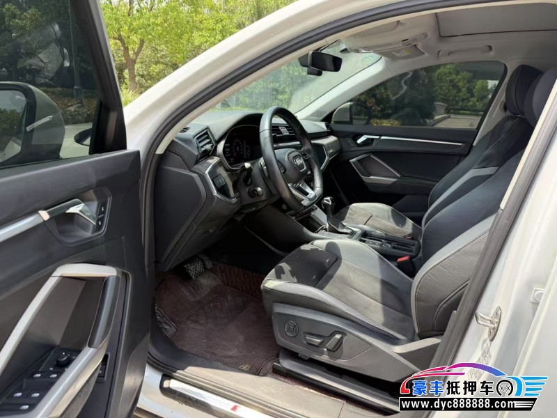 19年奥迪Q3轿车抵押车出售