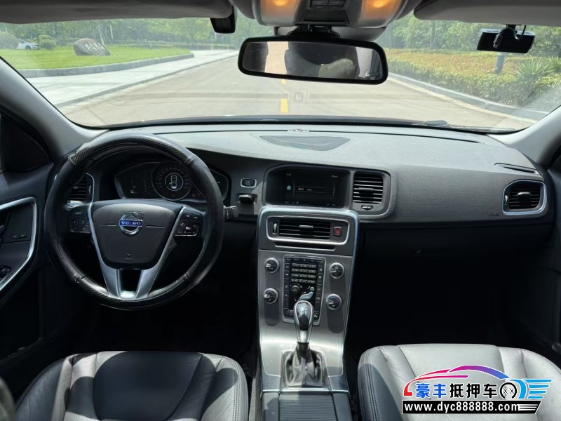 14年沃尔沃S60轿车抵押车出售