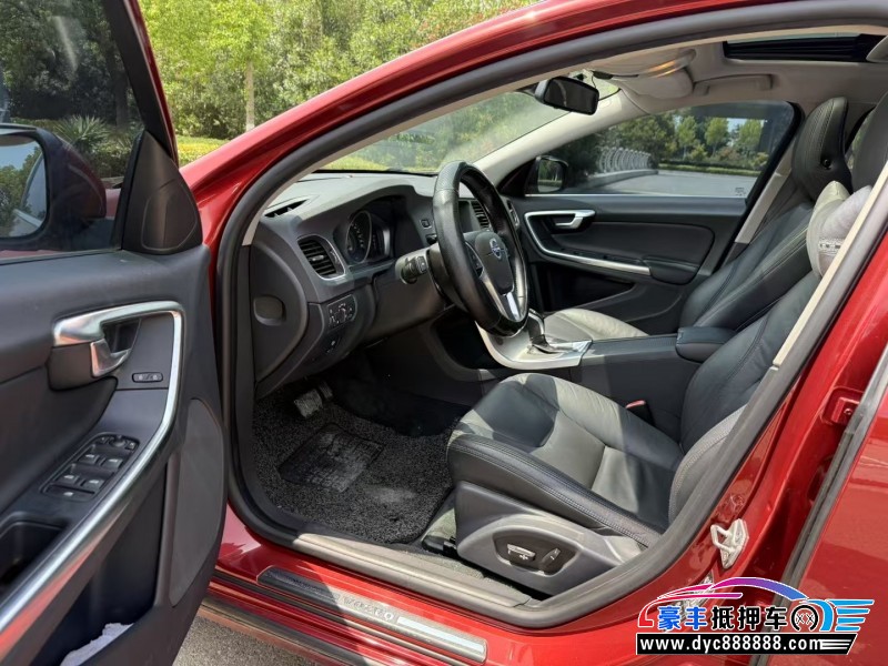 14年沃尔沃S60轿车抵押车出售