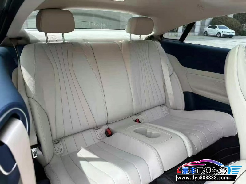 22年奔驰E轿车抵押车出售