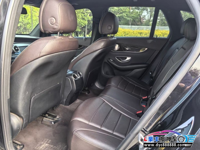 17年奔驰GLC轿车抵押车出售