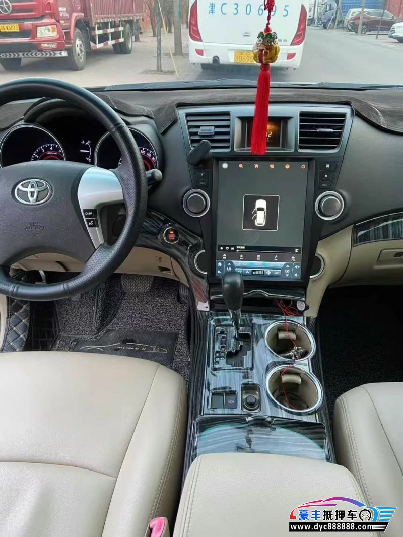 14年丰田汉兰达轿车抵押车出售