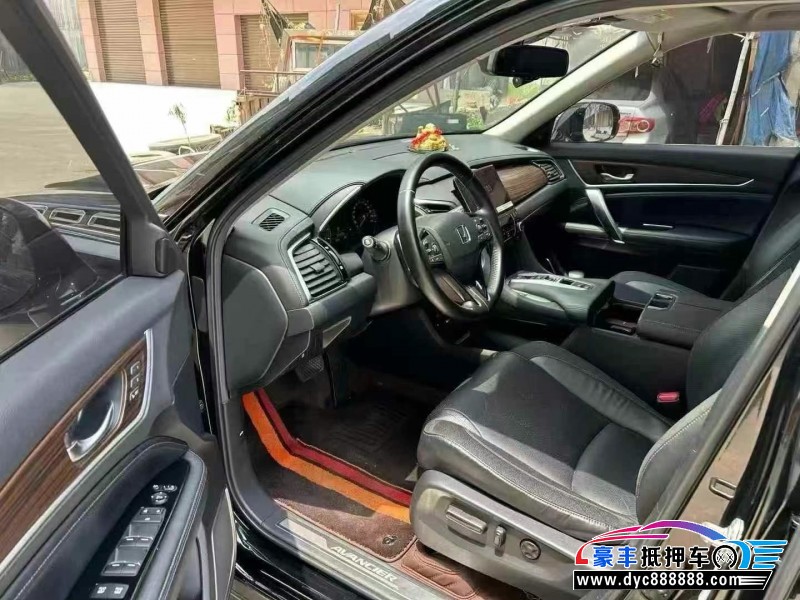 19年本田冠道轿车抵押车出售