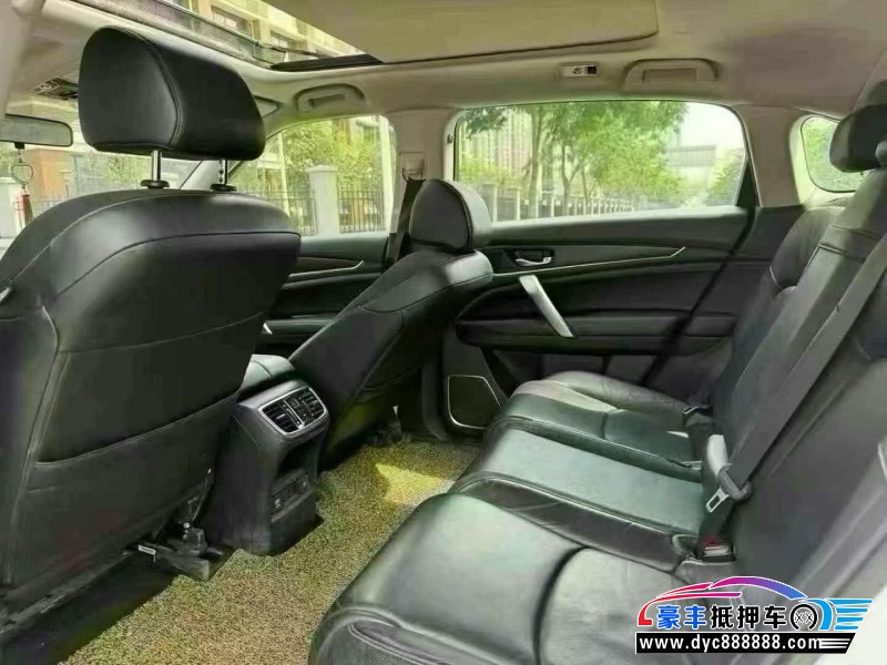 18年本田冠道轿车抵押车出售