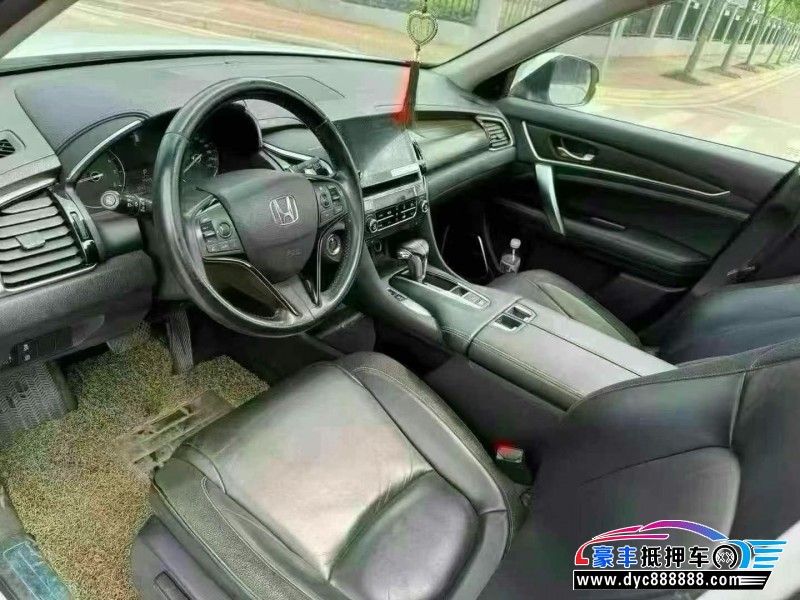 18年本田冠道轿车抵押车出售