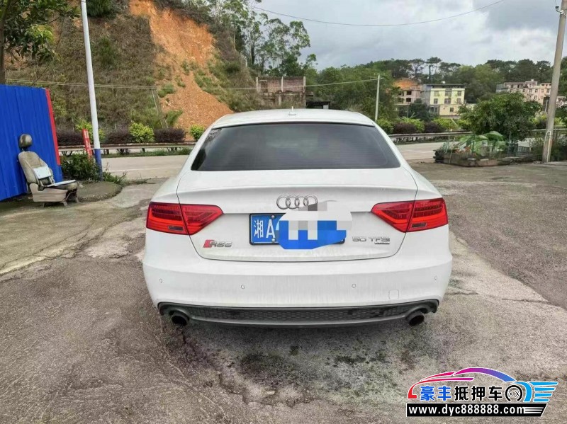 14年奥迪S5轿车抵押车出售