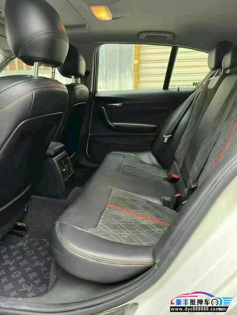 15年宝马1系轿车抵押车出售