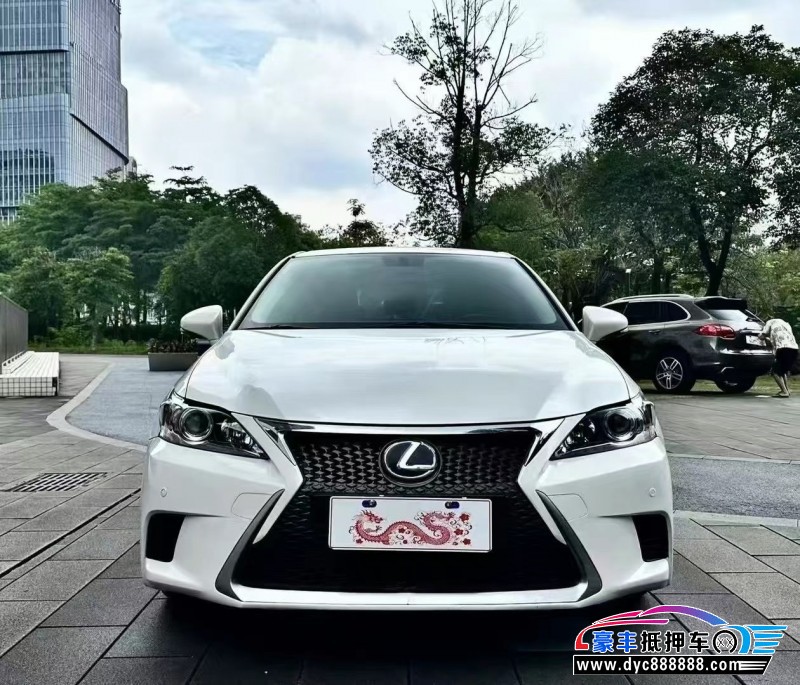 抵押车出售17年雷克萨斯CT轿车