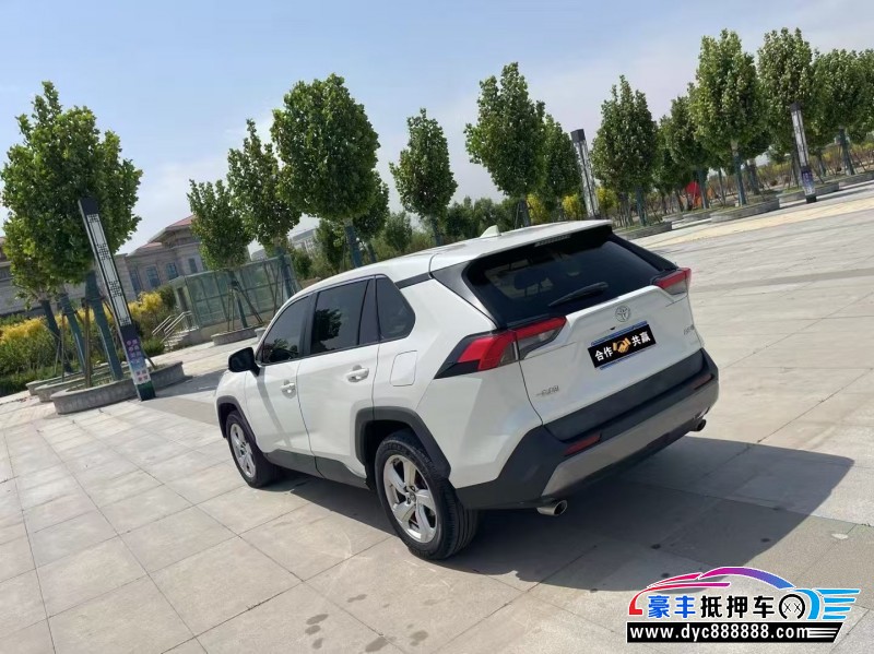 20年丰田RAV4轿车抵押车出售