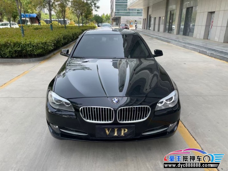 抵押车出售13年宝马5系轿车