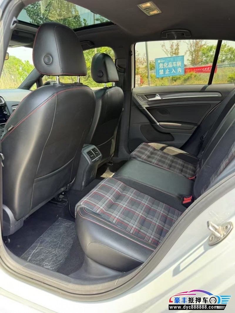 18年大众高尔夫轿车抵押车出售