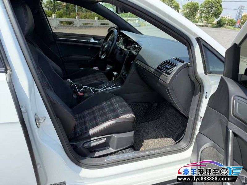 18年大众高尔夫轿车抵押车出售