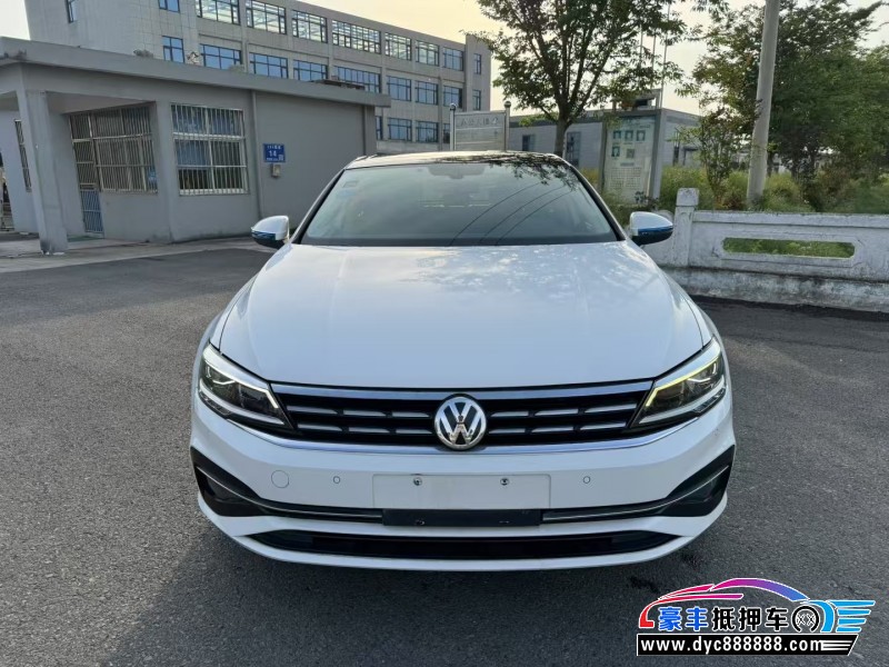 抵押车出售19年大众凌渡轿车