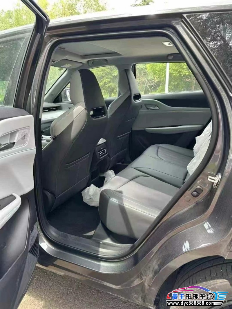 25年长安长安UNI轿车抵押车出售