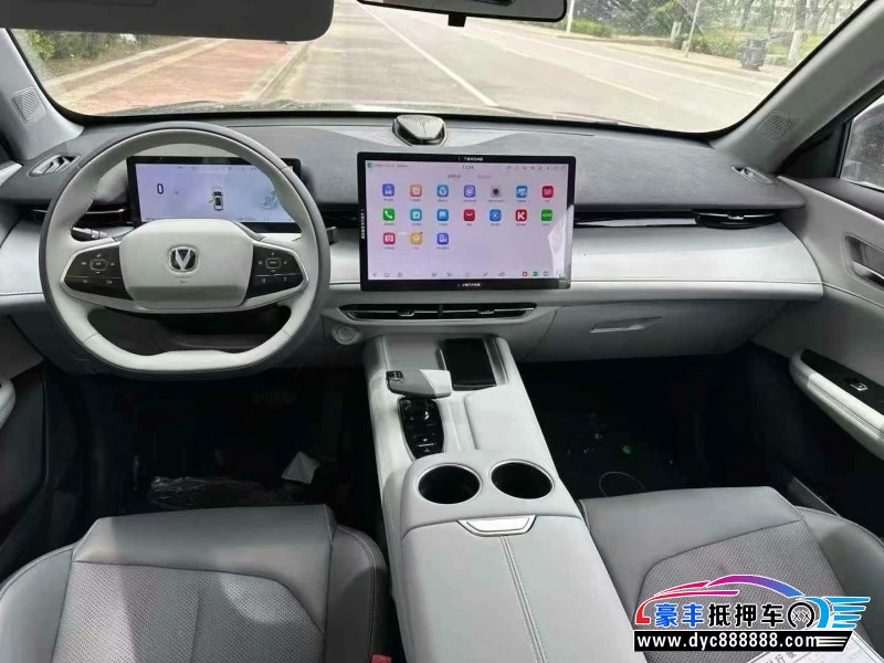 25年长安长安UNI轿车抵押车出售