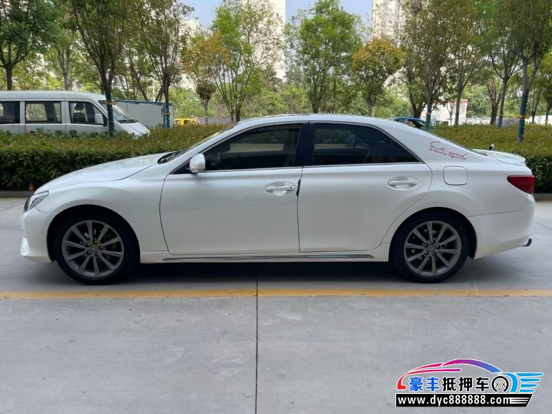 14年丰田锐志轿车抵押车出售