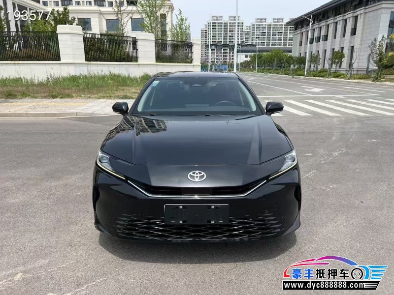 抵押车出售24年丰田凯美瑞轿车