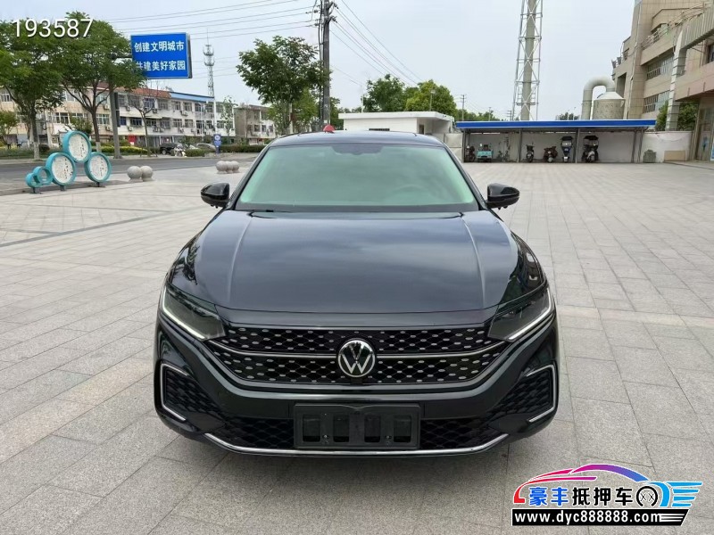抵押车出售24年大众帕萨特轿车