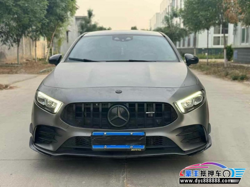 20年奔驰A级AMG轿车